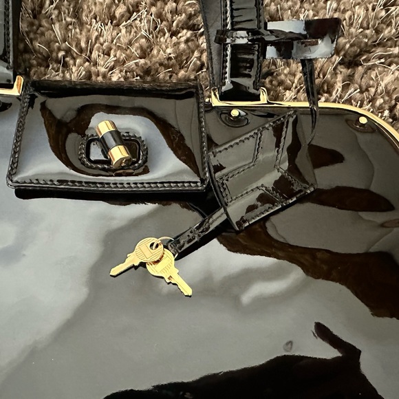 Yves Saint Laurent Bag, Patent Leather, Black (Mint condition) - Picture 4 of 14